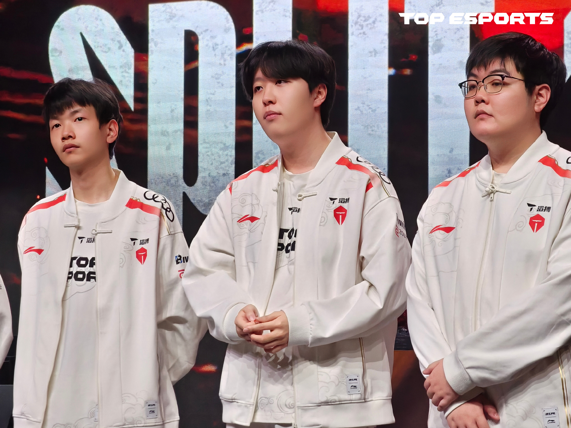 TES碾压EDG，Scout线上压制力十足强强对话小组赛，锁定晋级资格